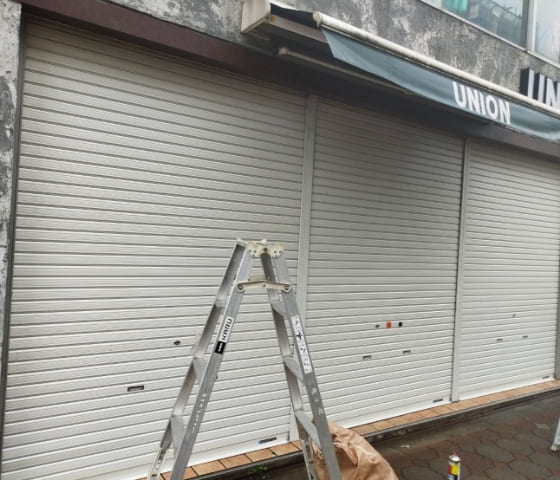 店舗シャッター.jpg